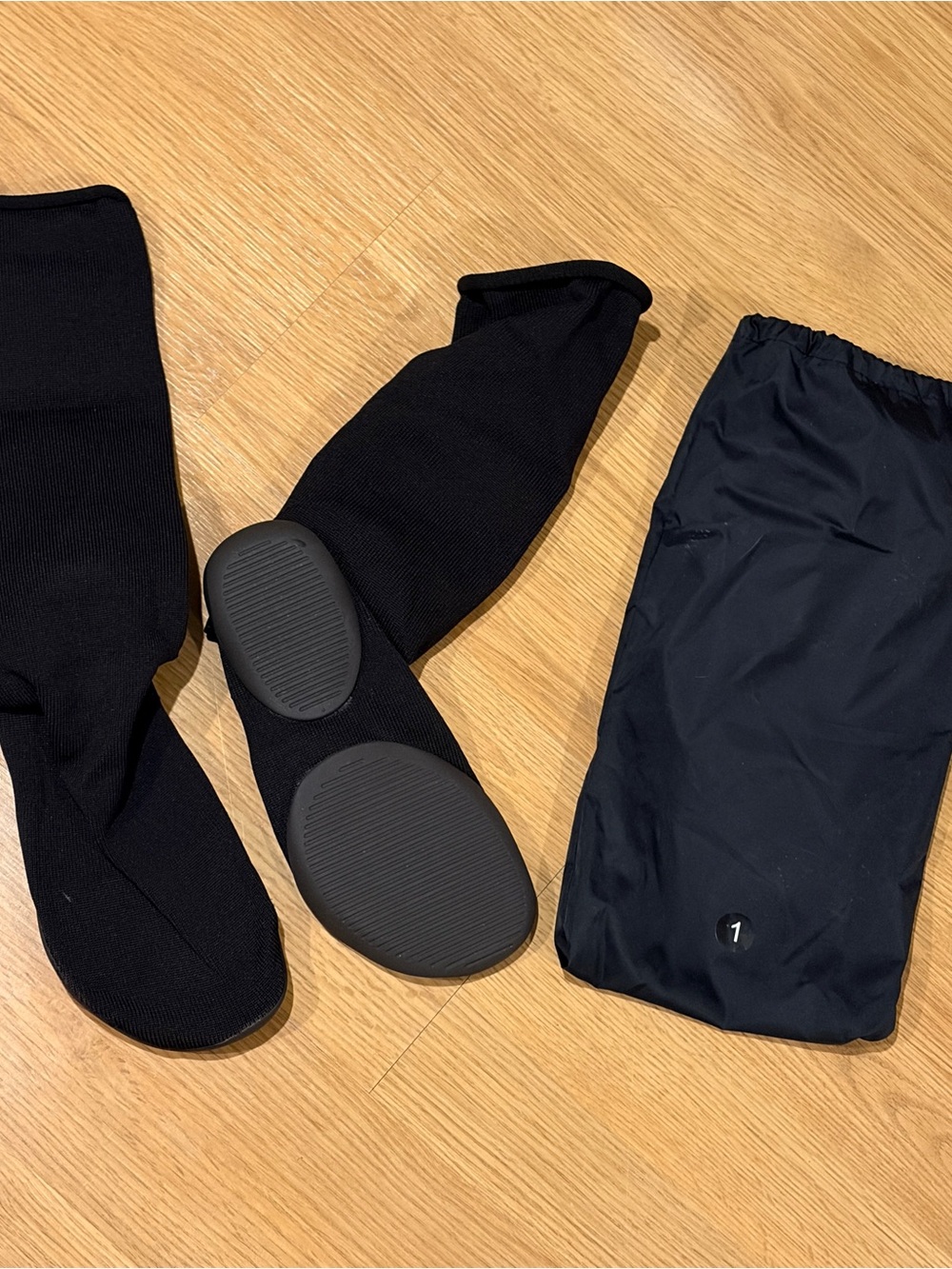 Yeezy Pods - Size 1